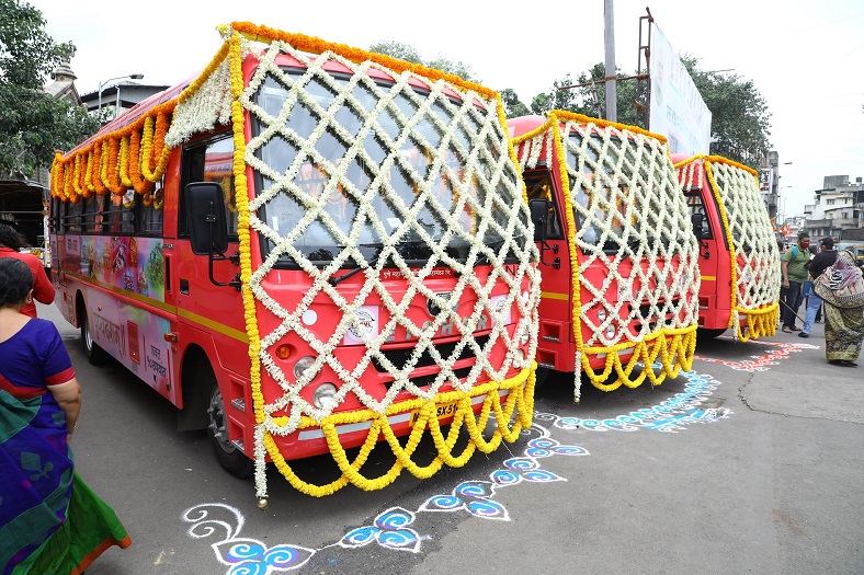 VE commercial vehicles deliver 50 CNG Eicher buses to central Pune Bus service