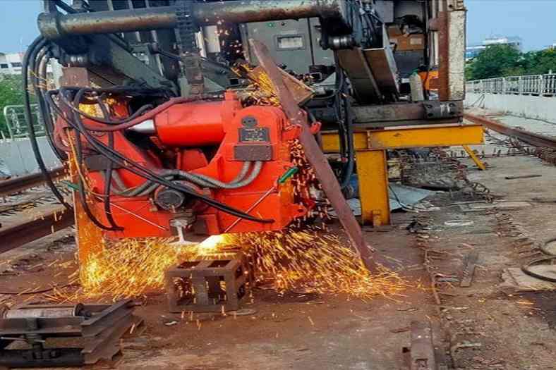 Flash Butt Welding method used for laid tracks of Nagpur Metro project